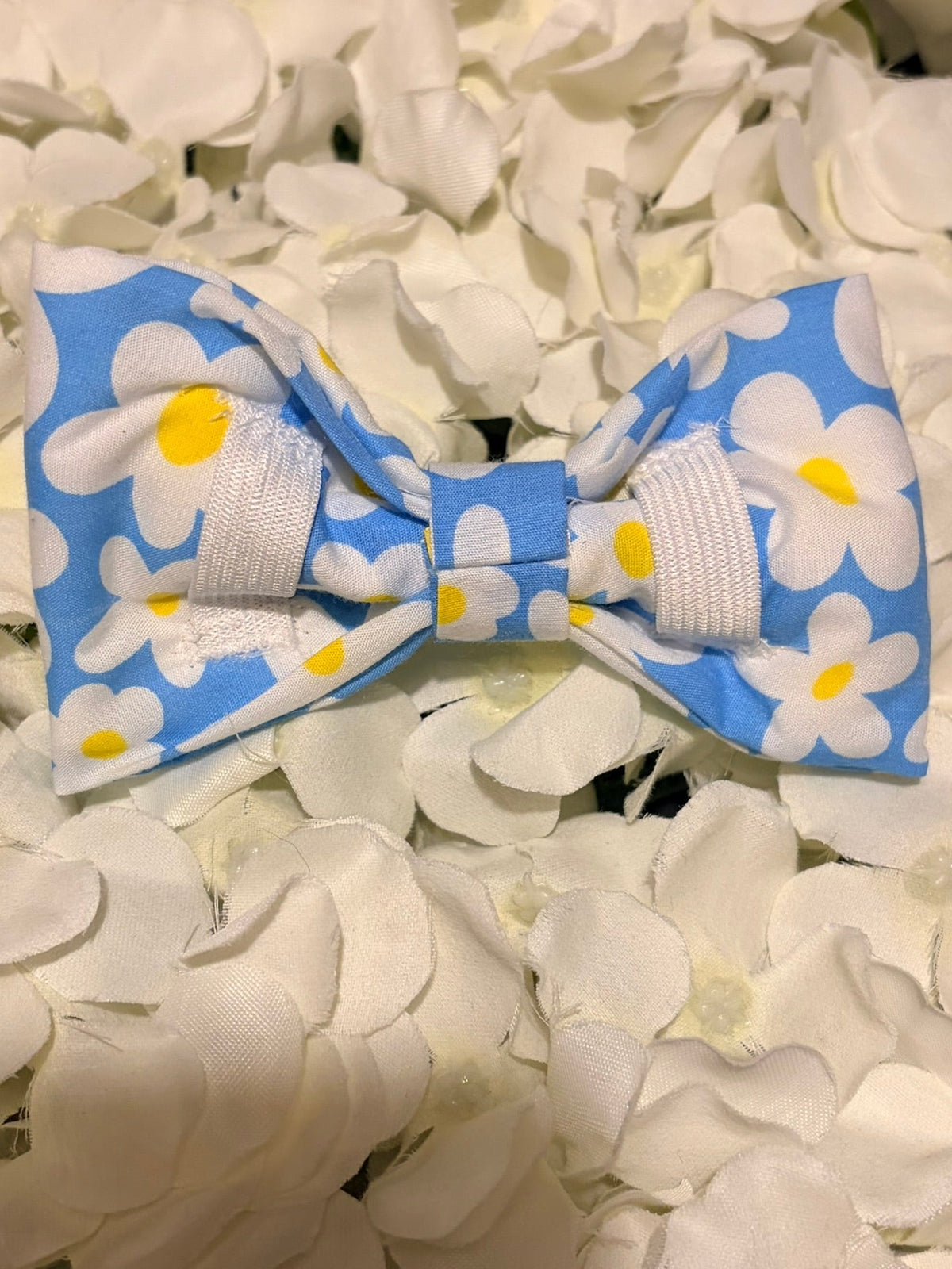Light Blue Daisy Bow - Large