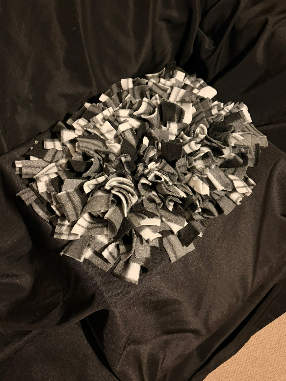 Black Tartan Snuffle Mat - Medium
